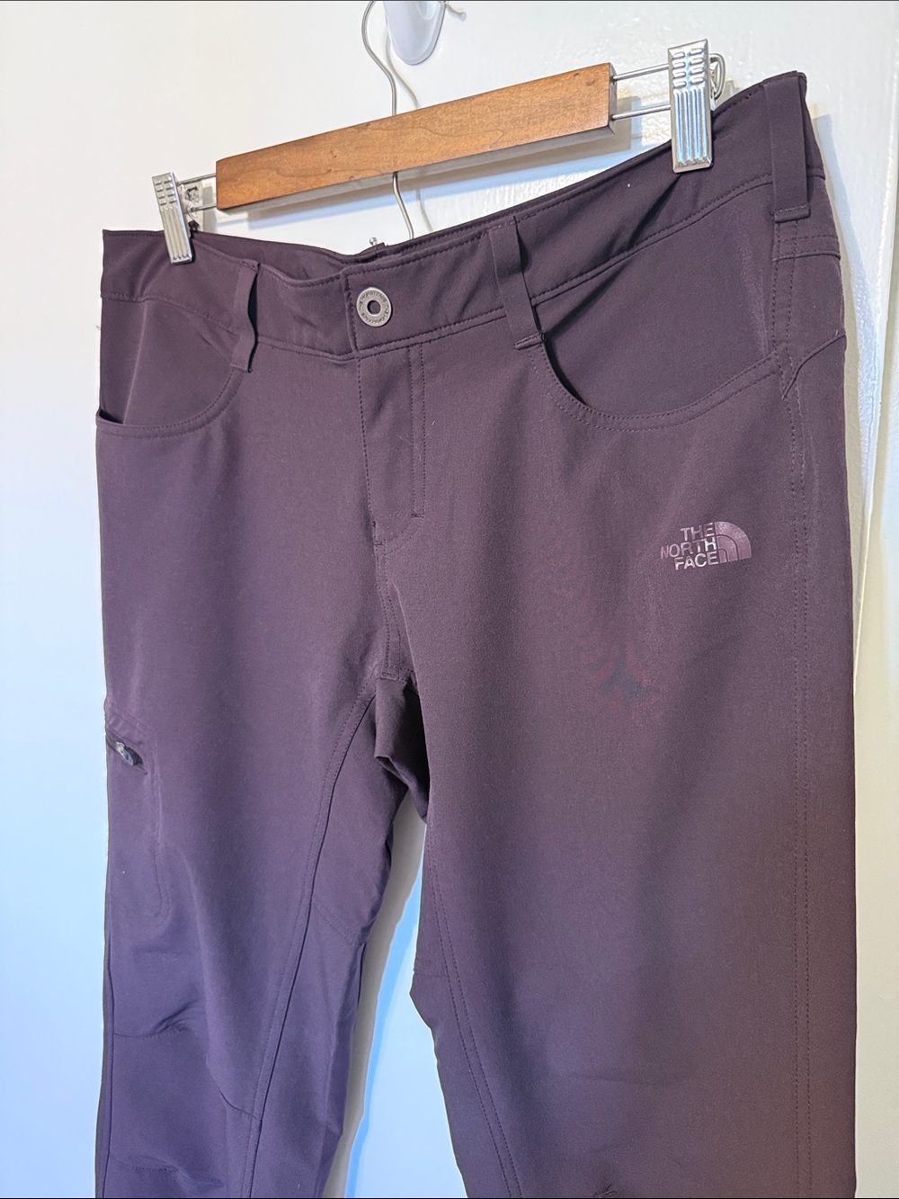 The North Face Soft Shell Stretch Hiking Pants with Zippered Pockets 10 Short - Picture 4 of 11